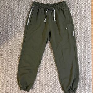 Nike Olive Green Men's Jogger Sweatpants with Zip Pocket